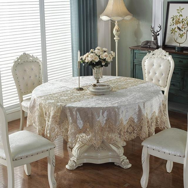 Runde Tischdecke von Your Warm Home in Weiß und Gold mit Samt, Stickerei und floraler Spitze, Durchmesser: 90 cm - Bild 1