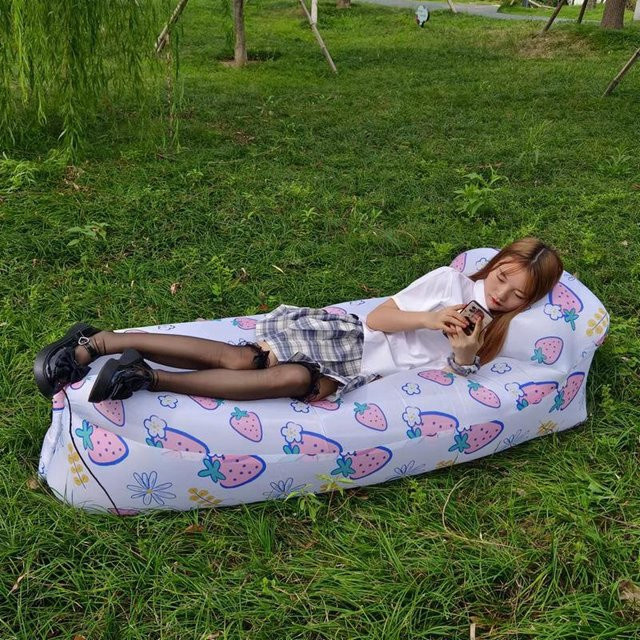 Aufblasbare Air Couch Liege Sofa in Erdbeerrot für Camping und Outdoor-Aktivitäten - Bild 1