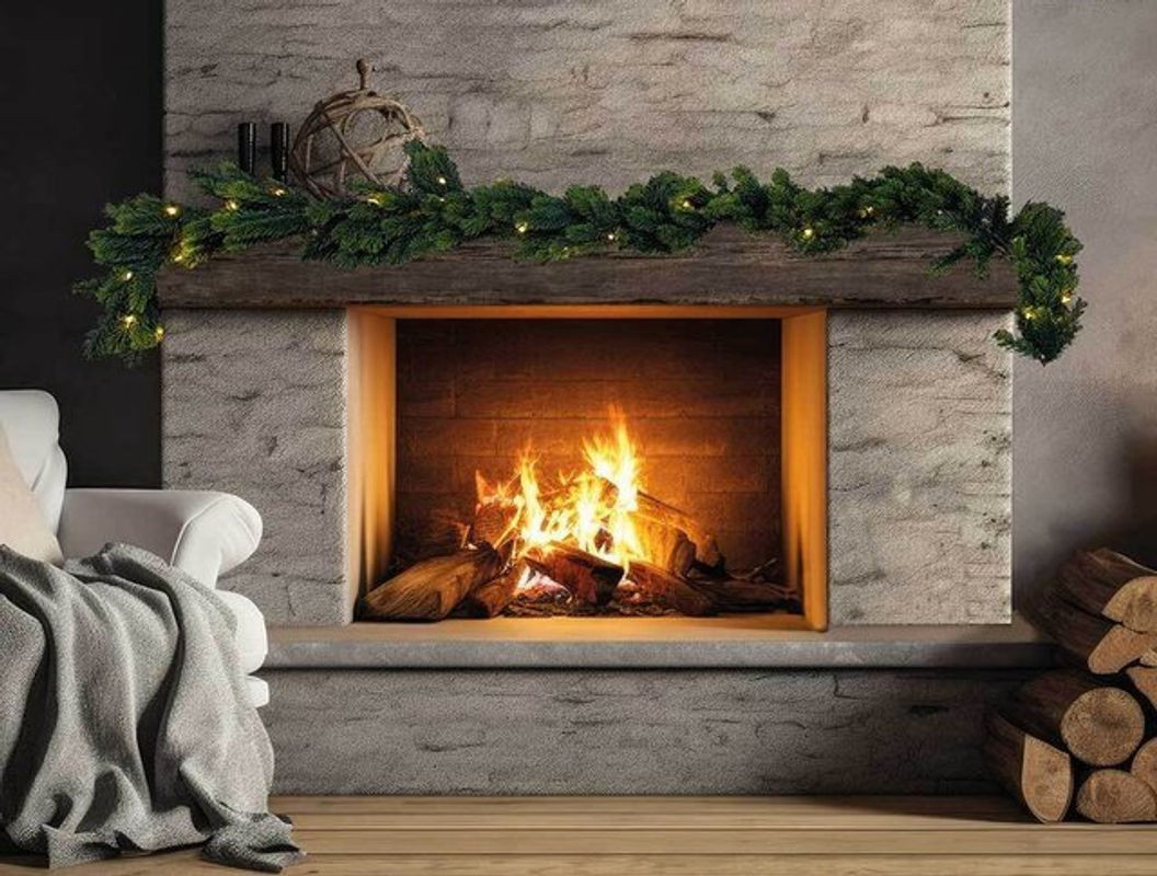 Naturgetreue LED Tannengirlande für Weihnachten in Grün mit Timer, Länge: 180 cm - Bild 1