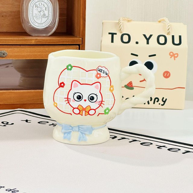 Yiran Furniture Keramiktasse mit Deckel im Cartoon-Design, weißer Becher mit 350 ml Fassungsvermögen als Geschenkbox-Set - Bild 1
