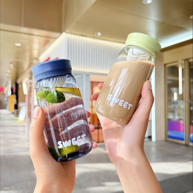 Fantia Messbecher aus Kunststoff, tragbarer Mini-Becher in Schwarz und Transparent, bruchsicher und hochtemperaturbeständig - Bild 1