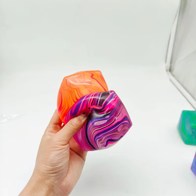 Bandai Sensorischer Stressabbau-Spielzeugwürfel, Gel gefüllt, 5cm - Bild 2