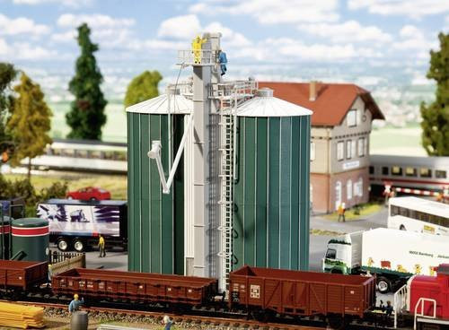 Faller Doppelsilos für Modelleisenbahnen im Maßstab H0 - Bild 1