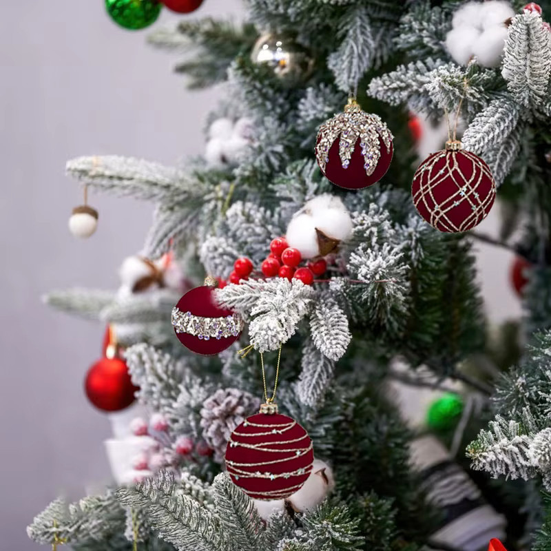 12er Set weinrote Samt-Weihnachtskugeln für deinen Weihnachtsbaum, Durchmesser: 6 cm - Bild 3