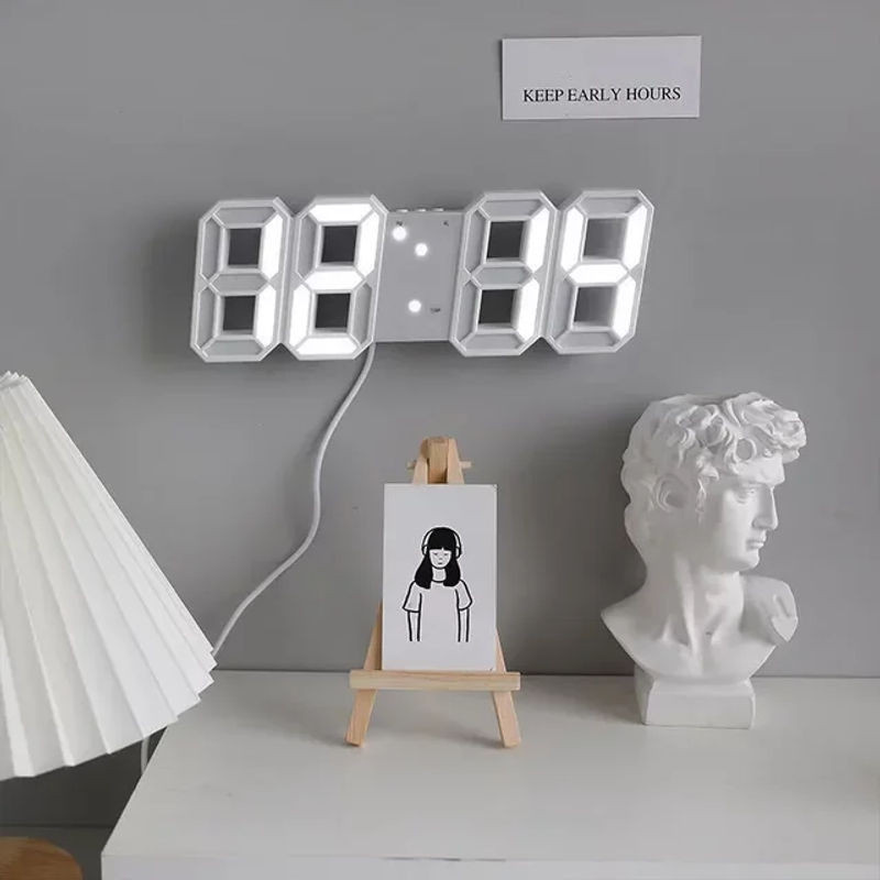 Moderne 3D LED Digitaluhr zur Wandmontage in Weiß und Grün mit geometrischer Dekoration aus Kunststoff - Bild 1