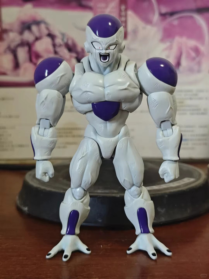 Bandai Dragon Ball Frieza Actionfigur, Premium PVC-Modell, Mehrfarbig - Bild 4