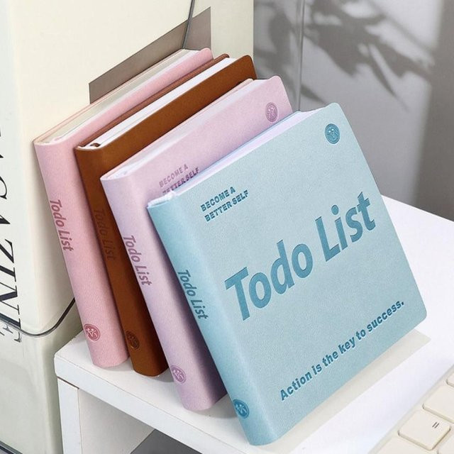 Zeitmanagement 365-Tage-Planer als tragbares Lernplan-Notizbuch und Terminkalender mit To-Do-Listen in Lila - Bild 1