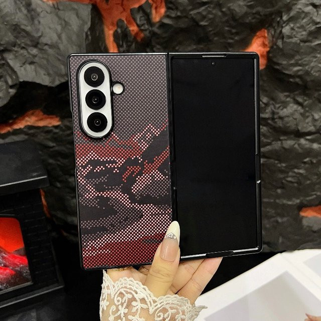 Stoßfeste Business-Handyhülle aus PU-Leder mit Kohlefasermuster für Samsung Galaxy Z Fold7, Z Fold6, Z Fold5 und Z Fold4 in Multicolour - Bild 1
