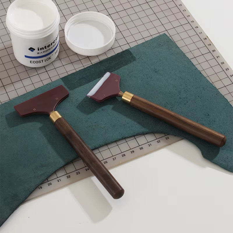 Praktisches Leder-Klebewerkzeug mit Sandelholz-Griff in Braun für Leathercraft und DIY-Handwerk - Bild 3
