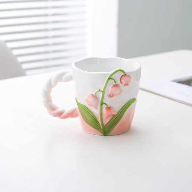 Maiglöckchen Keramiktasse von Yiran bag in Pink und Weiß mit floralem Design, 400 ml - Bild 1