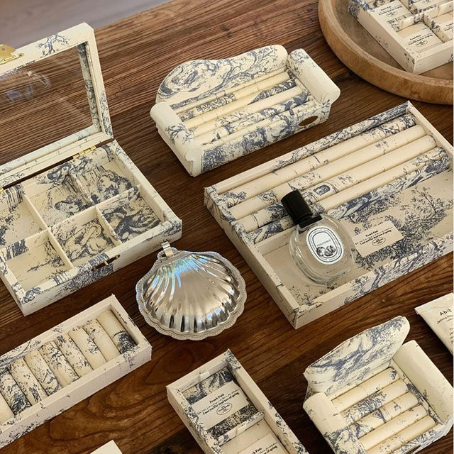 FLZX Retro Schmuckdisplay mit geometrischem Design für Ringe, Ohrringe, Halsketten und Armbänder als Organizer und Requisite - Bild 1