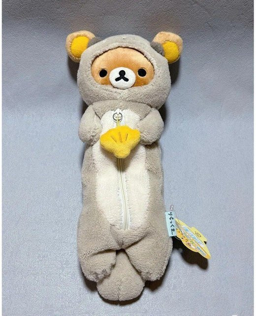 Rilakkuma Otter Plüsch Federmäppchen von Yiran Health & Beauty in Braun als niedliche Cartoon Schreibwaren Aufbewahrungstasche mit großer Kapazität - Bild 1
