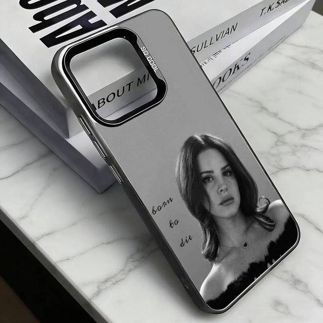 L-Lana Del Rey Handyhülle für iPhone 11 bis iPhone 17, Farben: Silber, Schwarz, Bunt - Bild 1