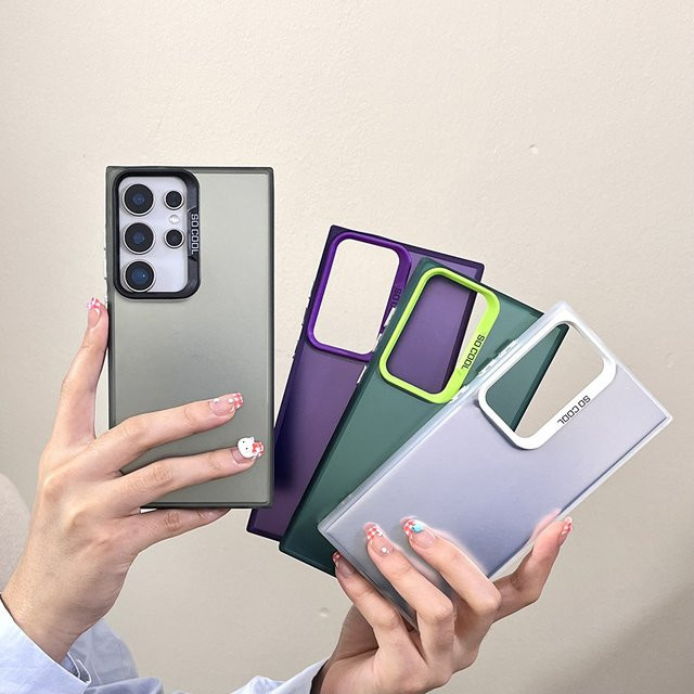 Caynes Stoßfeste Silikon Handyhülle mit Frosted-Effekt für Samsung Galaxy S25 Ultra S24 S23 FE A56 A55 A54 A53 A35 A34 A15 A52 in Transparent oder Schwarz - Bild 1