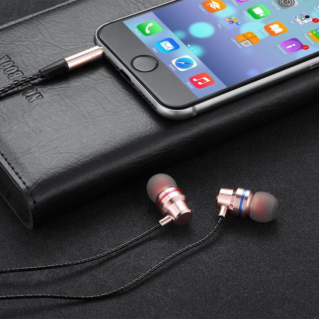 QUEED In-Ear-Headset mit Heavy Bass und Steuerung, kabelgebundene Weizenkopfhörer in Rosa mit 3,5 mm Klinkenanschluss - Bild 1