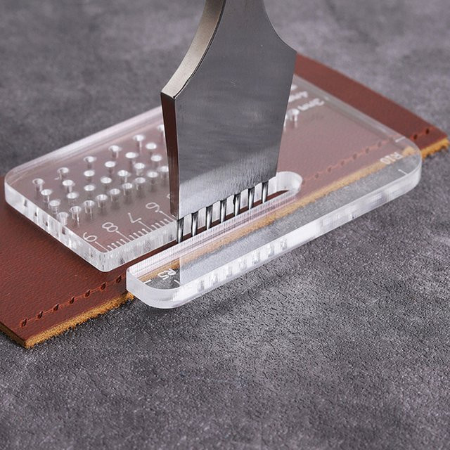Multifunktionaler transparenter Acryl-Abzieher mit abgerundetem Schnittabstandslineal für Lederarbeiten, 4 mm Stärke - Bild 1