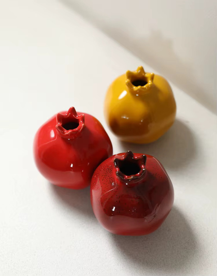 Rote Granatapfelvase aus Keramik von ACRDDK für Blumenarrangements und Hydrokultur - Bild 3