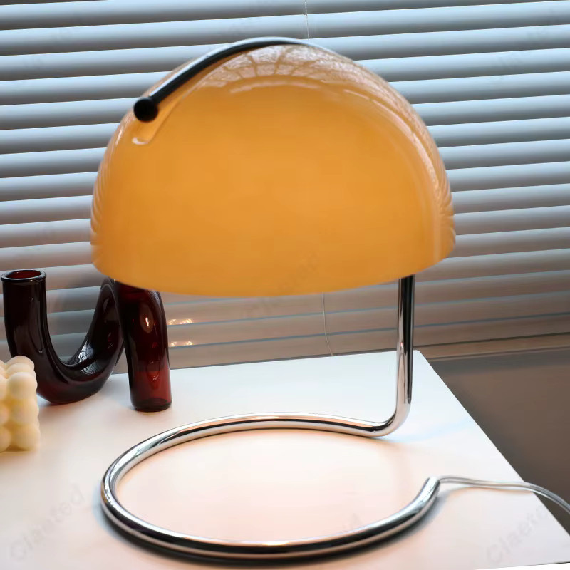 Claeted Bauhaus Tischlampe aus Glas und Metall in Rot für Aromatherapie und Atmosphäre - Bild 1