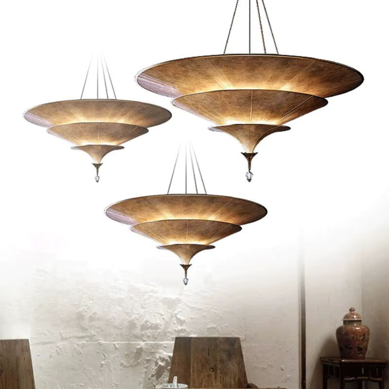 Fortuny Pendelleuchte im Wabi-Sabi Stil mit Stoffschirm und Metallakzenten in Gold/Messing für dein Zuhause - Bild 5