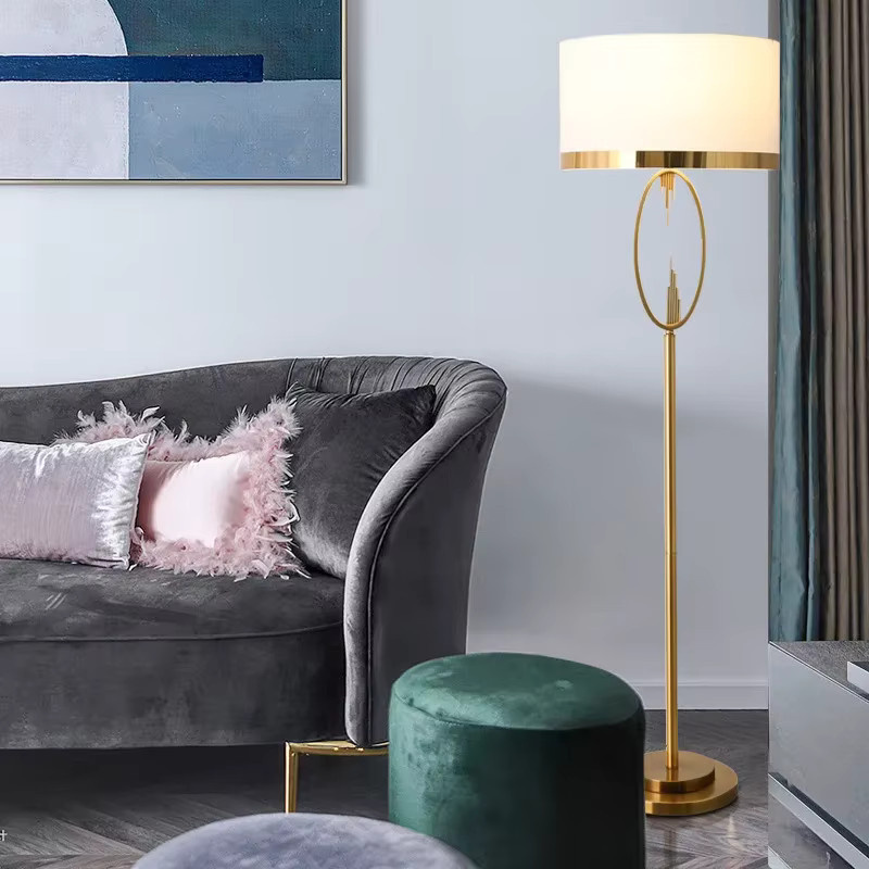 Juhaw Moderne Metall-Stehlampe in Gold/Messing mit weißem Stoffschirm für Wohnzimmer, Schlafzimmer und Home Office, Höhe: 165 cm - Bild 2