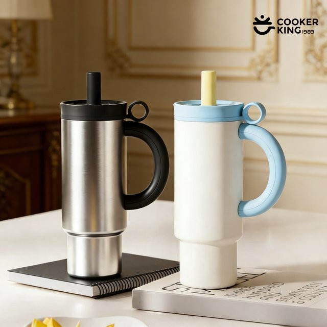 Cooker King Vakuum-Trinkbecher aus Edelstahl und PP mit Stroh für Kaffee und Wasser, Silver-Black, 1050 ml - Bild 1