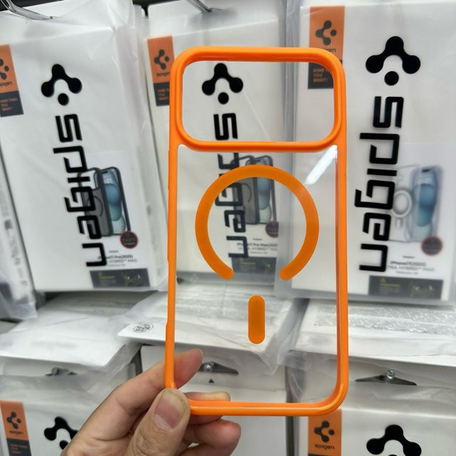 Spigen Ultra Hybrid Magnetische Hülle Transparent für iPhone 12 bis iPhone 18 Pro Max kompatibel mit MagSafe - Bild 1