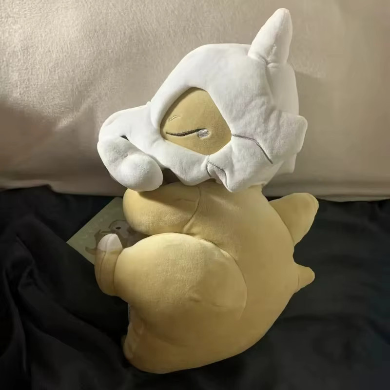 TAKARA TOMY Pokémon Cubone Dinosaurier-Kopfmaske Plüschtier, 32cm - Bild 3