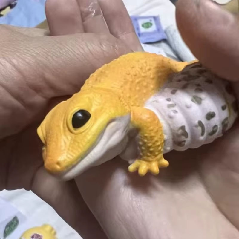 Bandai Tierfigur Eublepharis Macularius und Ambystoma Mexicanum in Gelb aus Kunststoff und Kunstharz als Tischdekoration - Bild 2