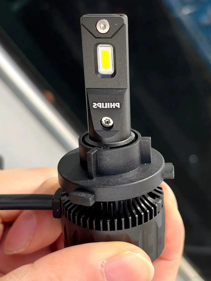H7 Adapter Halter in Schwarz für VW Polo Lamando Lavida Touran Tiguan und Skoda Octavia Superb zur LED Scheinwerfer Lampen Montage - Bild 4