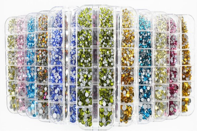 nailsworld Hot Fix Strasssteine Set aus Kristallglas mit 1000 Stück in verschiedenen Größen und Farben Multicolour und Blau - Bild 1