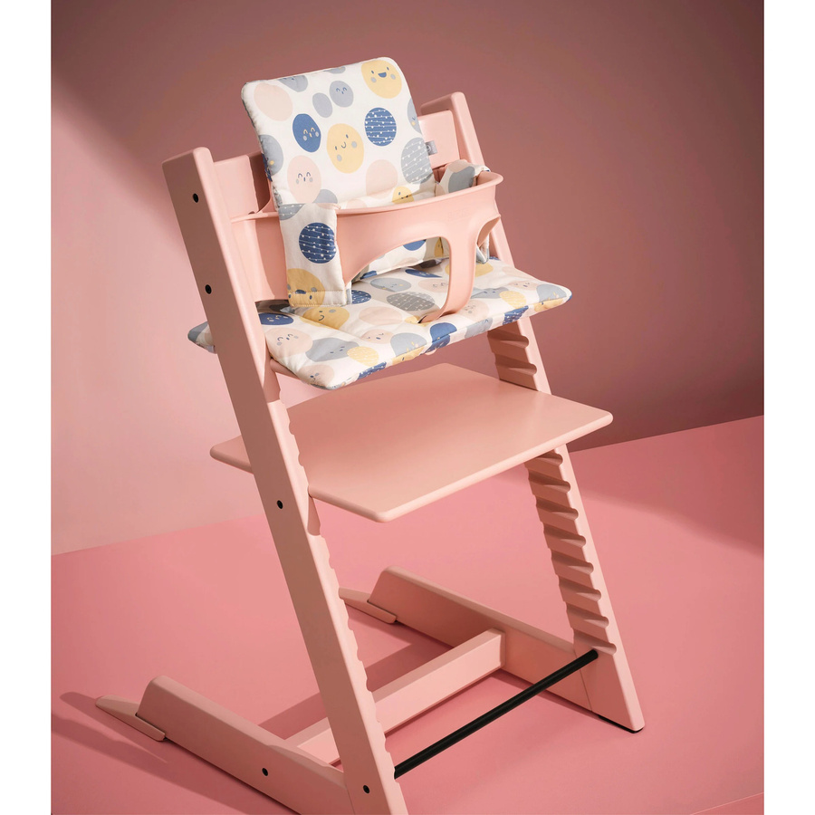 Stokke Tripp Trapp Treppenhochstuhl aus lackierter Buche in Pink mit Gravur - Bild 2