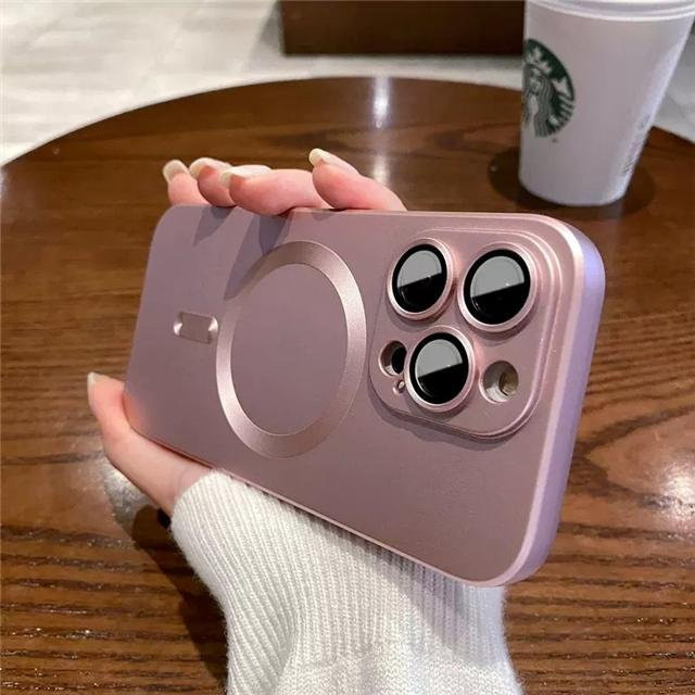 Yiran Luxus Handyhülle mit MagSafe Magnetfunktion und Objektivschutz für iPhone 15 Pro Max, 14, 13, 12, 11 und 16 Plus in Schwarz und Pink - Bild 1