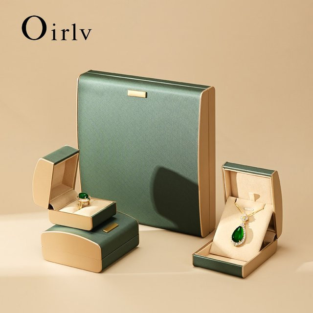 Oirlv Schmuckschatulle aus PU Leder in Solid Farbe zur Aufbewahrung von Anhängern, Armbändern, Ohrringen, Halsketten und Eheringen - Bild 1