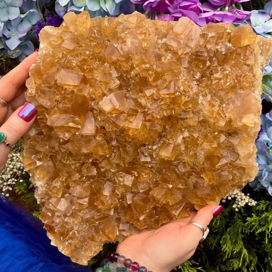 CrystalHola Citrin-Quarz-Cluster mit herzförmiger Calcit-Struktur in Gold - Bild 3