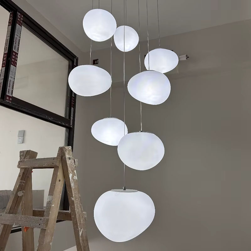 Gbbmade Skandinavischer Kronleuchter aus Glas in Weiß für Wohnzimmer, Esszimmer und Treppenhäuser - Bild 5