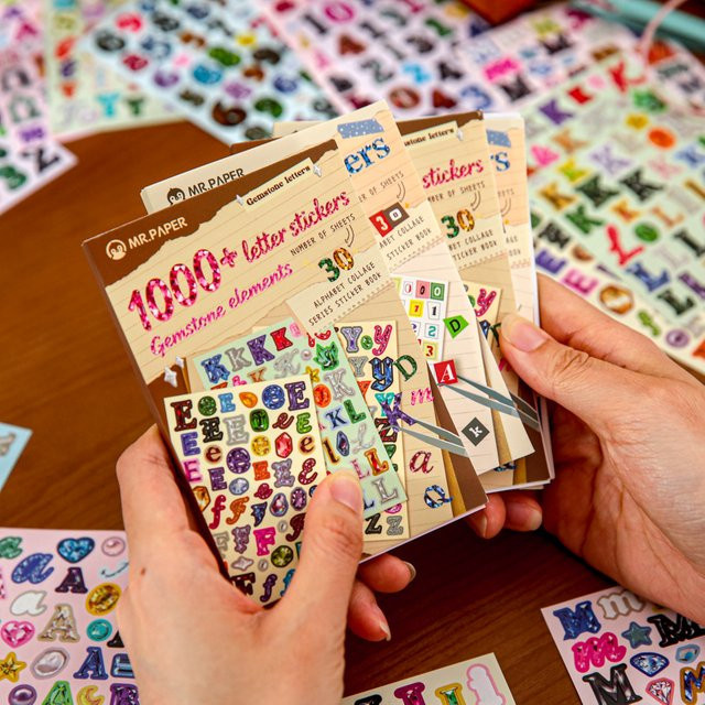 Mr.Paper Stickerbuch Alphabet Collage Serie mit über 1000 bunten Buchstaben-Aufklebern für Journal, Scrapbooking und DIY-Projekte - Bild 1