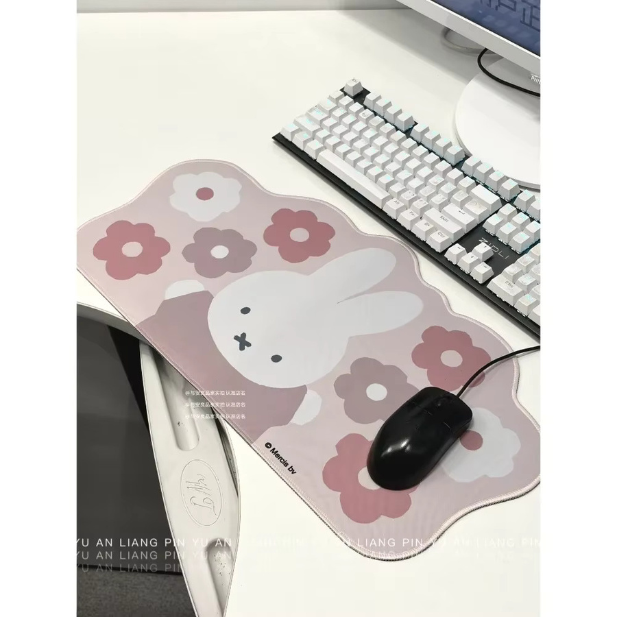 Miffy Niedriges Mauspad mit Cartoon-Design als Schreibtischunterlage für Büro und Schule - Bild 2