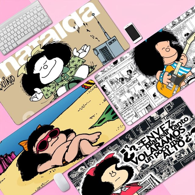 Großes XXL Mauspad mit Cartoon Mafalda Motiv in Multicolour, übergroße Gaming-Tastaturmatte und Notebook-Tischmatte - Bild 1