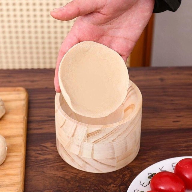 A-Nice Holzknödel-Maker aus Holz in Braun zur manuellen Herstellung von Teigtaschen und Knödeln - Bild 1