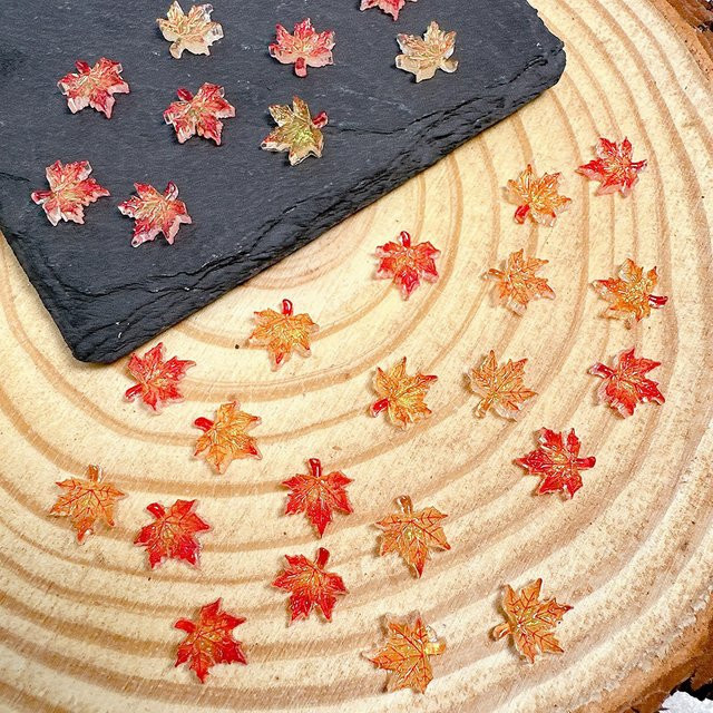 felaxuu Nagel-Charms Herbst-Ahornblätter und Edelsteine, 50 Stück, Glänzend - Bild 1
