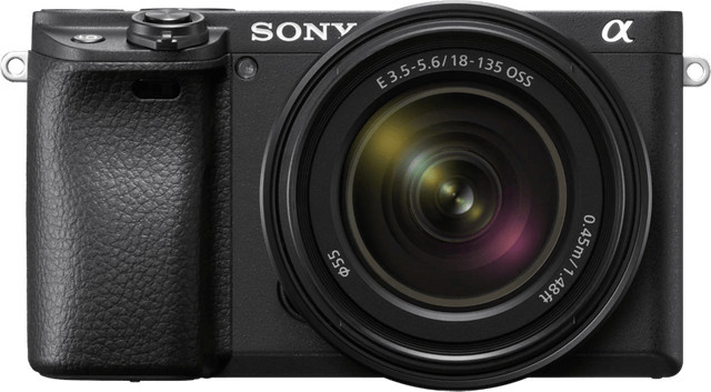 Sony A6400 APS-C spiegellose Kamera mit 18-135mm Objektiv in Schwarz - Bild 1
