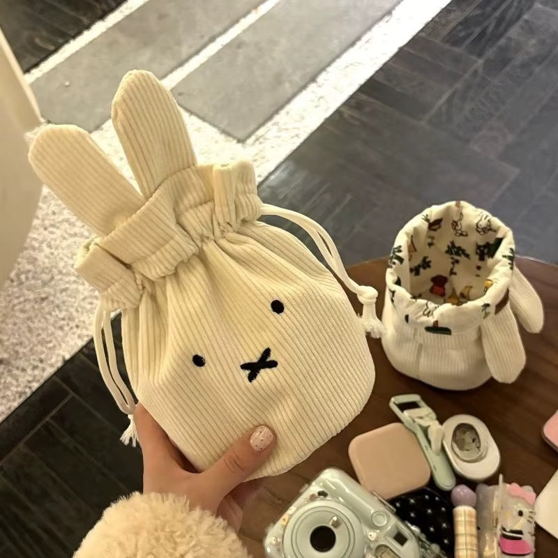 Miffy Aufbewahrungstasche aus Cord in Weiß mit niedlichem Anime-Cartoon-Druck und Kordelzug - Bild 4