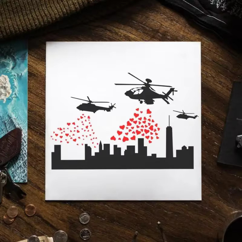 Banksy Hubschrauber und Herzen Malschablone mit Kunststoffpinsel, Multicolor, B: 8,3 cm, H: 11,7 cm - Bild 3