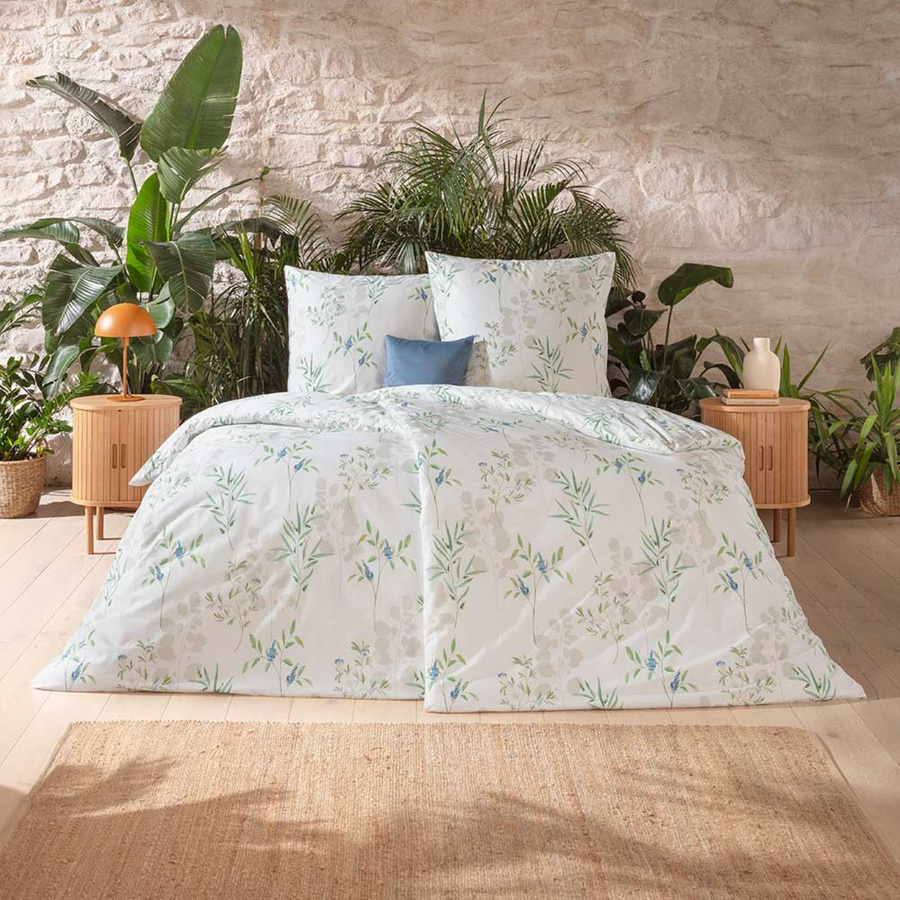 Estella Bio Mako Satin Bettwäsche Fabia Blau Gräser und Blütenstiele, Set aus Bettbezug und Kissenbezug, GOTS-zertifizierte Baumwolle, B/T/H: 135 x 200 cm und 80 x 80 cm - Bild 1