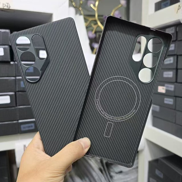 Magnetische Aramid Faser Schutzhülle für Samsung Galaxy S25 Ultra in Schwarz mit MagSafe Kompatibilität aus echtem 600D Carbon - Bild 1