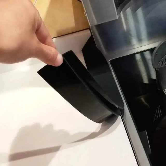 BC-Warm Home Hitzebeständiger Ofenspaltfüller aus Silikon als Herdspaltabdeckung in Schwarz, Breite: 53,3 cm - Bild 1