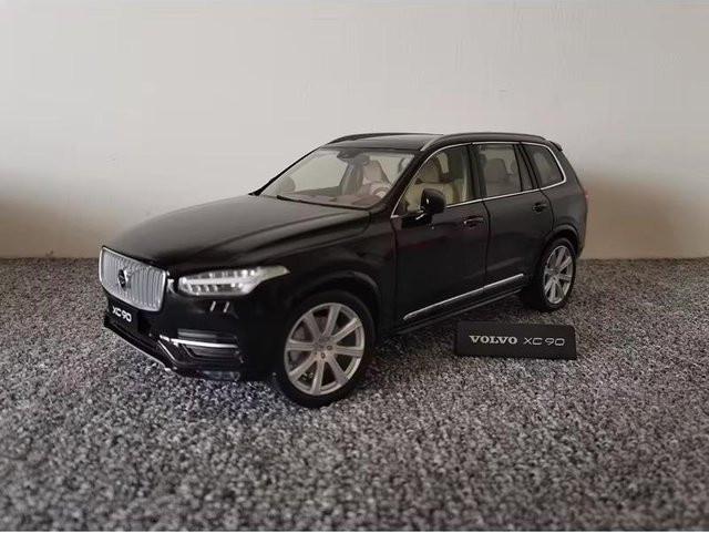 Volvo XC90, Automodell, 1:18 Maßstab, ab 14 Jahren - Bild 1