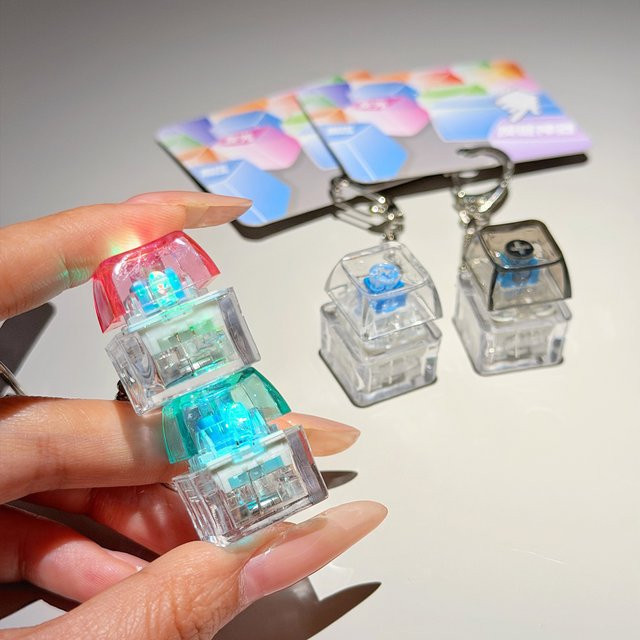 Jinnew Mechanischer Tastatur-Schalter Schlüsselanhänger, Transparenter Fidget-Schlüsselanhänger - Bild 1