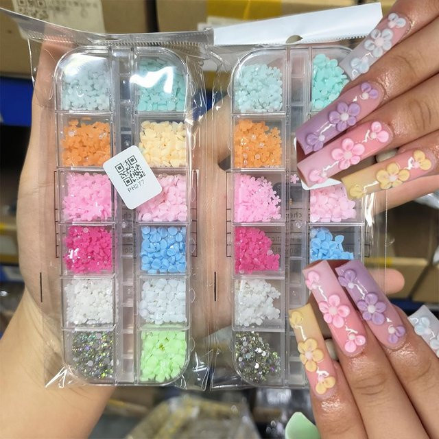 HotPress Nagelcharms, 3D Bunte Blütenblätter mit Kaviarperlen & Glasperlen - Bild 1
