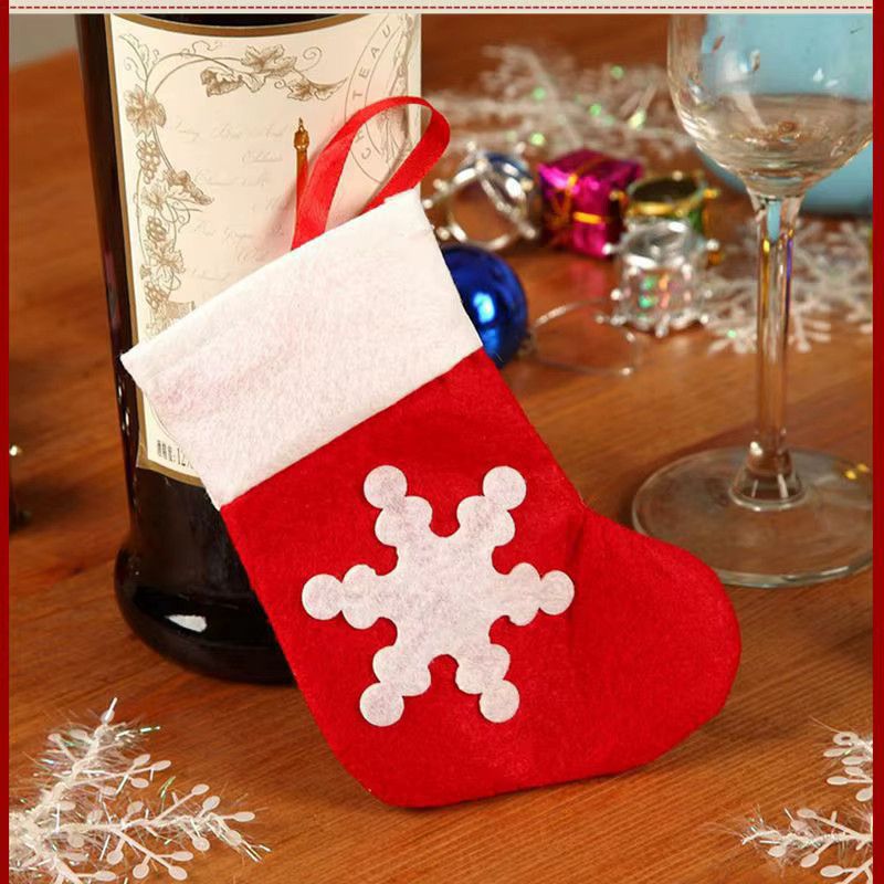 Alivparty Bestecktaschen Weihnachtsmann aus Filz in Rot für deine Weihnachtsdekoration - Bild 3
